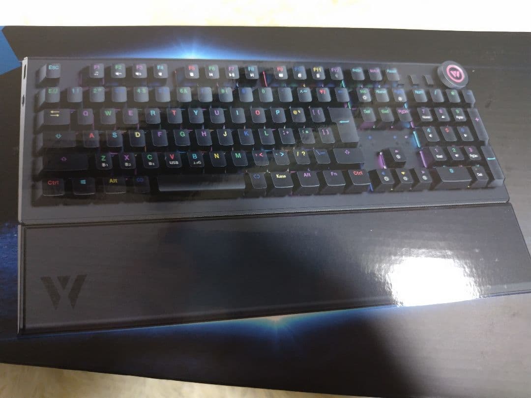 【新品・未開封品】WizarD　メカニカルゲーミングキーボード　KE22C1