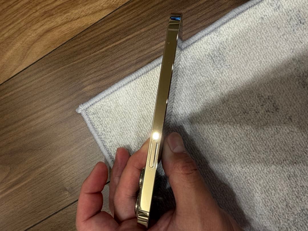 iPhone 13pro ゴールド　256GB