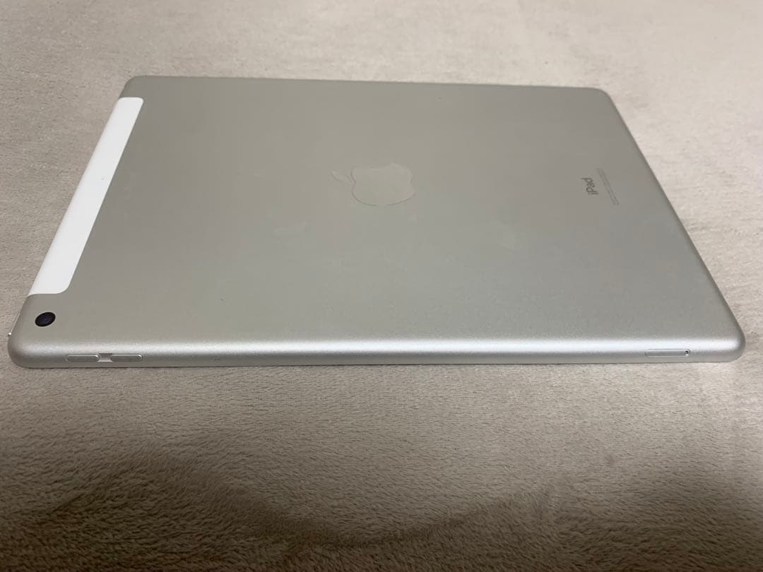 iPad 第七世代 128GB cellular モデル g446