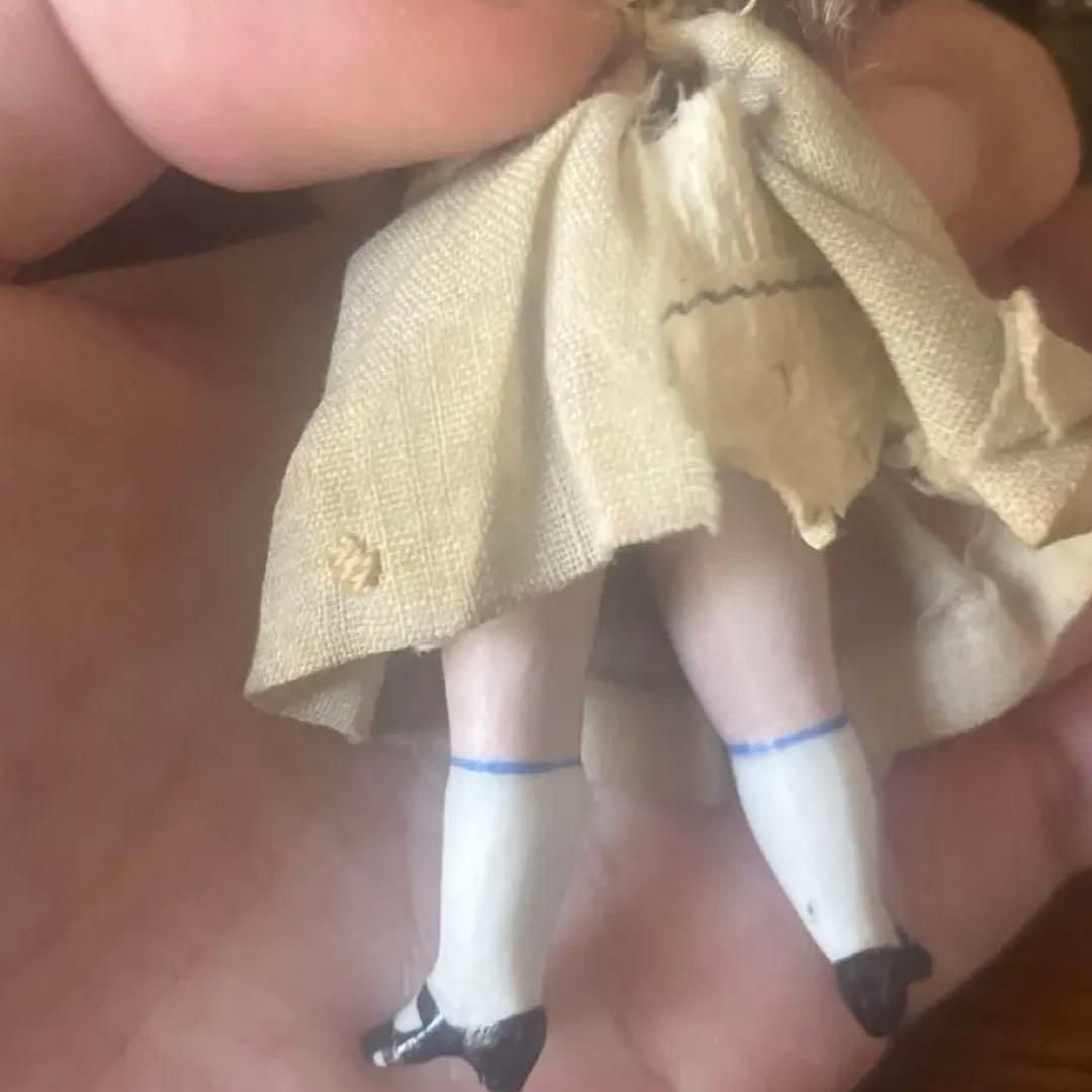 ドイツアンティークミニョネット　1880年頭巾ミニョネット　ビスクドール