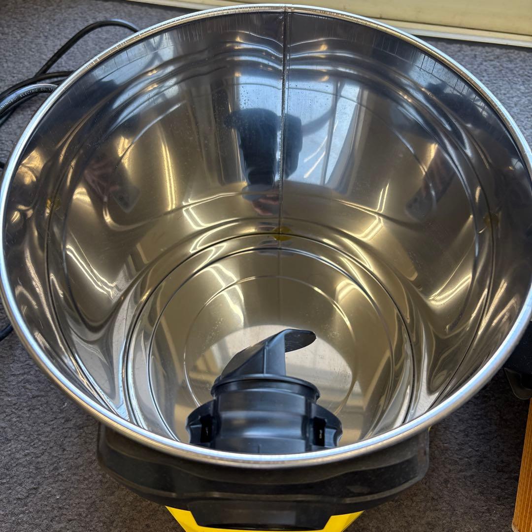 KARCHER WD3 乾湿両用バキュームクリーナー(付属品不足あり)
