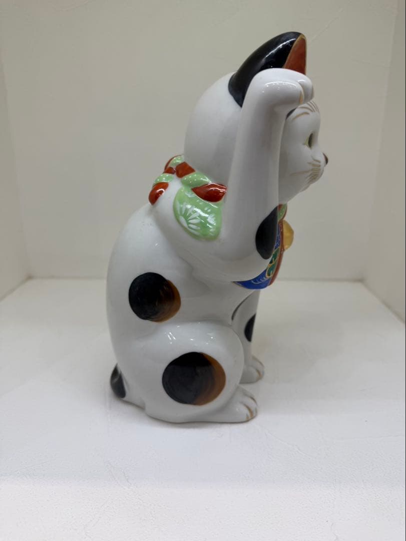 招き猫 陶器製 多色使い