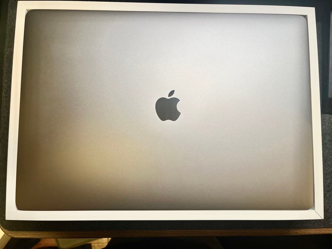 Apple MacBook Pro 16インチ 2019