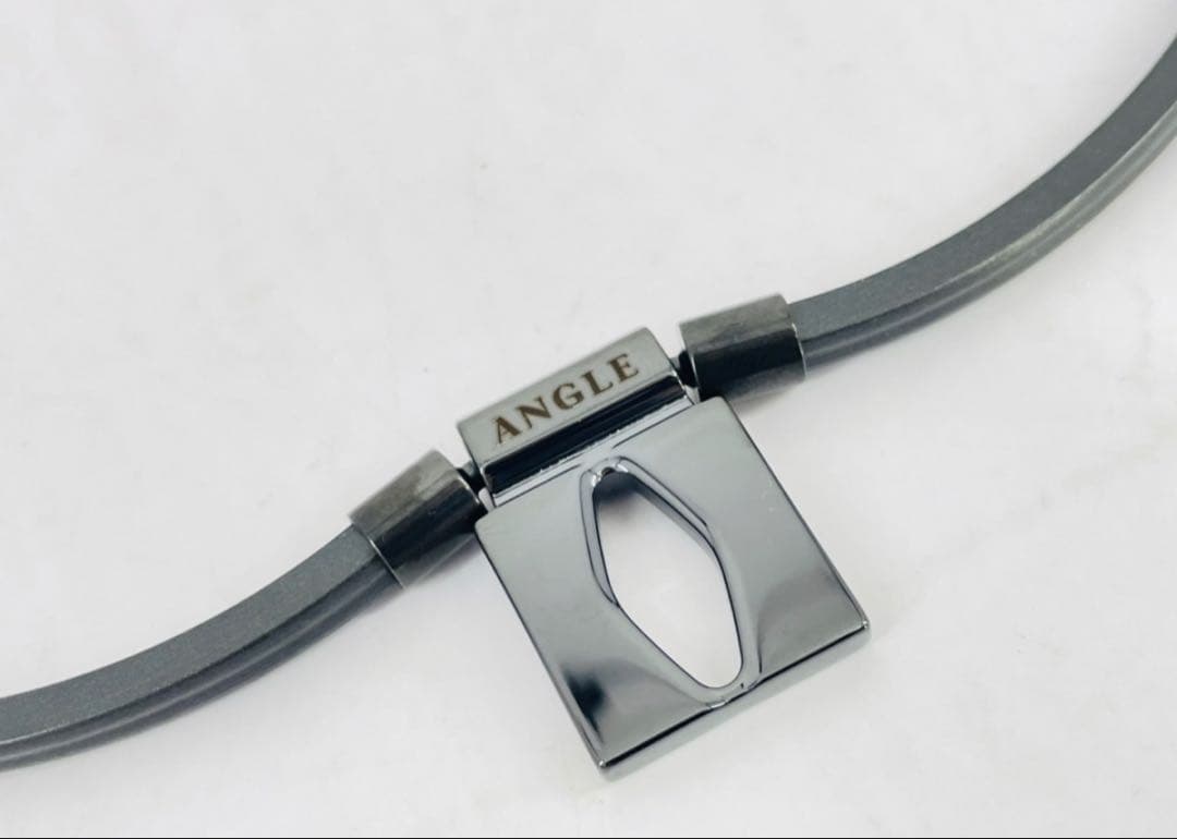 ANGLE ブラック ネックレス