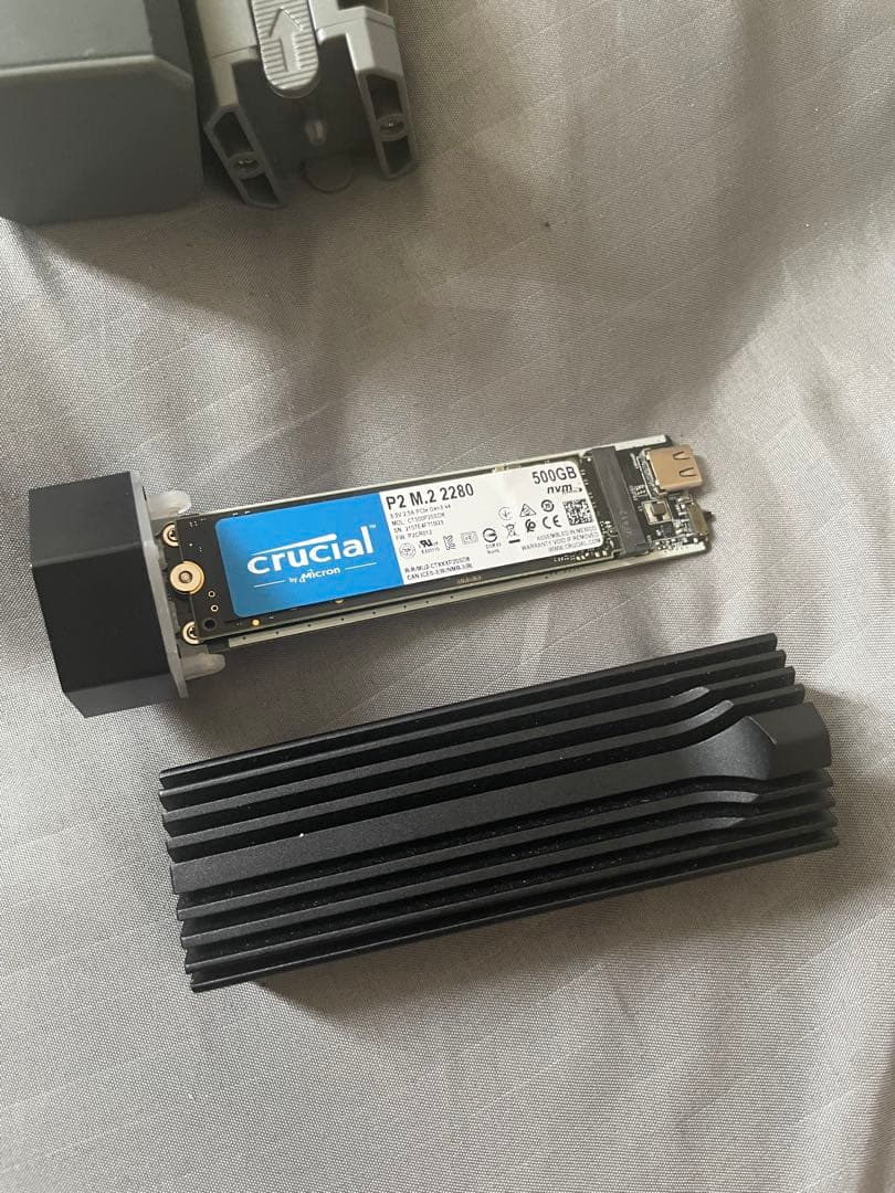 Crucial P2 M.2 2280 500GB SSD + ケース