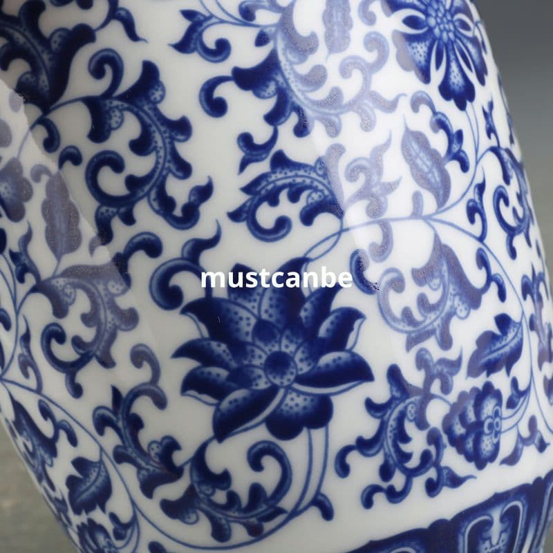 清乾隆青花纏枝紋冬瓜瓶 景徳鎮 陶磁器 装飾品 現代工芸品 美術品 置物
