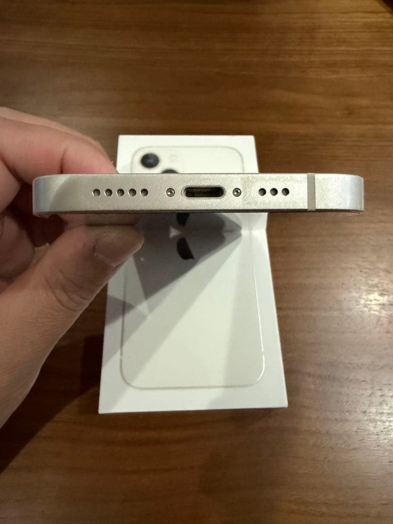 iPhone 13 スターライト 128 GB SIMフリー【美品・付属品完備】