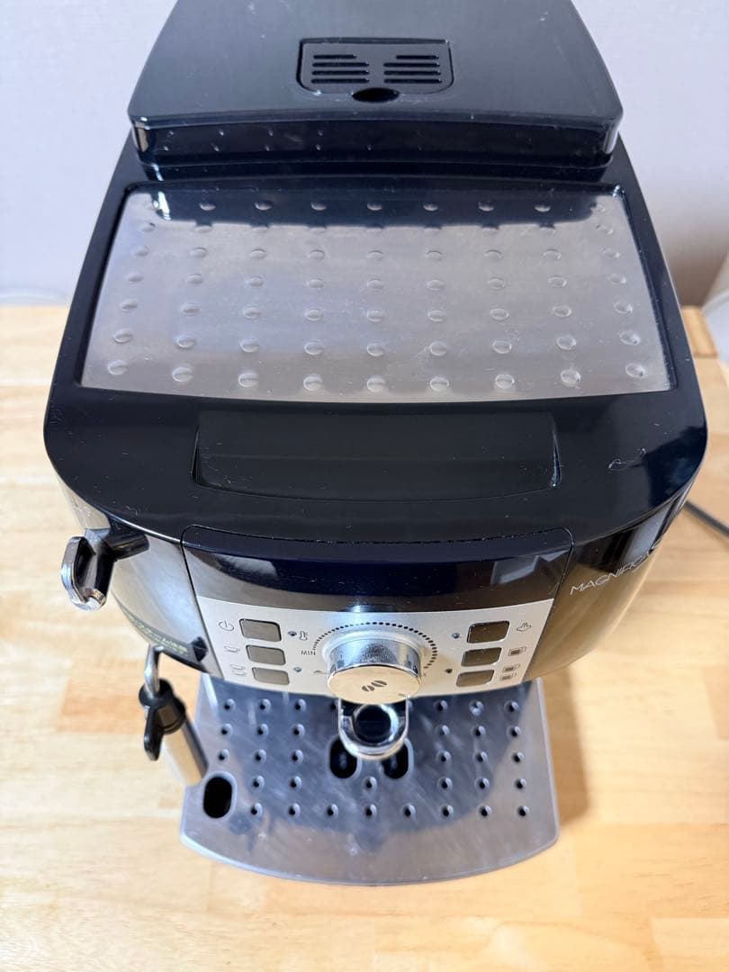 De'Longhi デロンギ マグニフィカS エスプレッソマシン ブラック