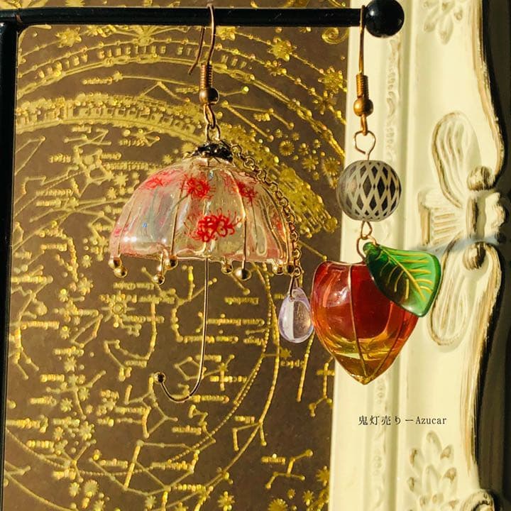 紅オレンジ鬼灯と蓄光彼岸花傘の和風ピアス　イヤリング　(天然石レッドメノウ)