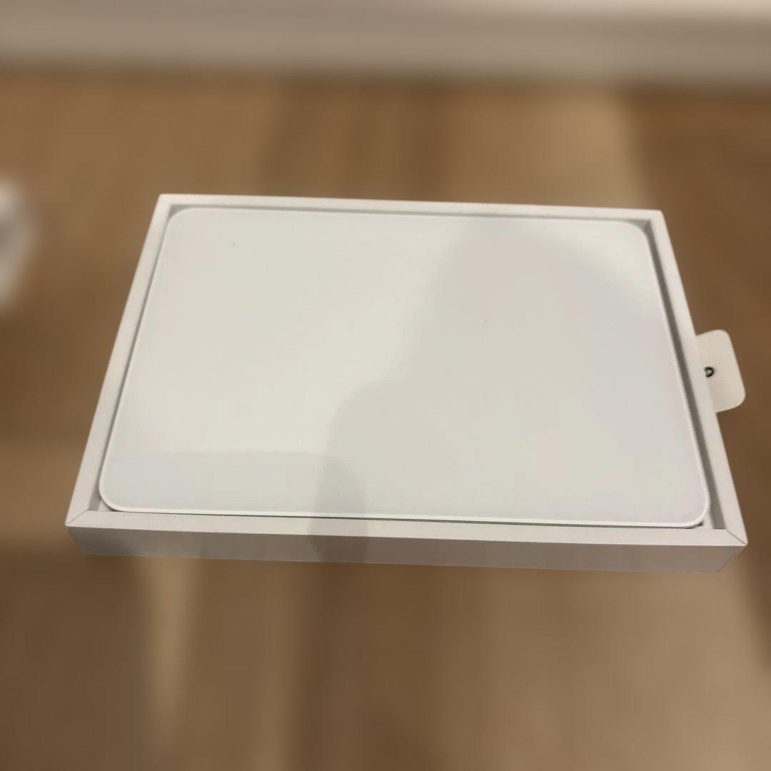 Magic Trackpad 第3世代　ホワイト