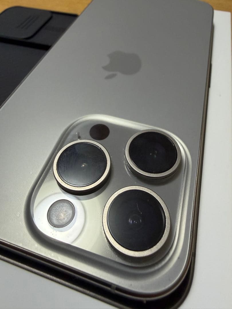 iPhone 15 Pro 128GB 画面ひびあり