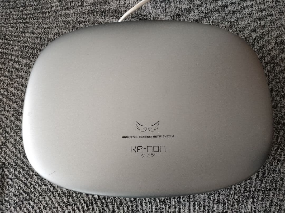 新春セールケノンＶ4.1 脱毛器　新品含むカートリッジ4つ付き