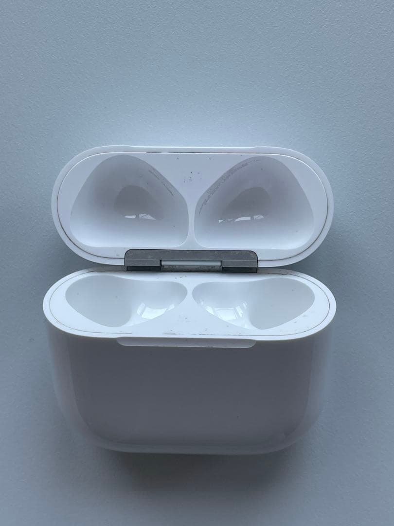 【Apple純正】AirPods 4 (ANC) 充電ケースのみ