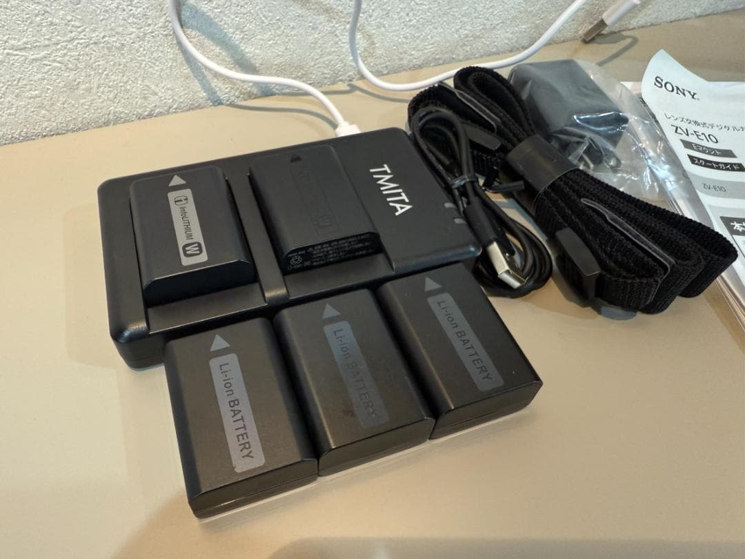 【美品】SONY ZV-E10 パワーズームレンズキット&充電器&バッテリー