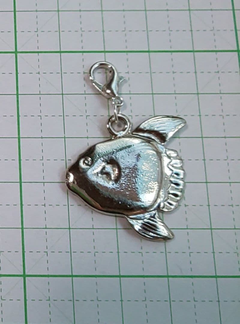 HM　ファスナーチャーム　ジップアクセサリー　シルバー　マンボウ　フィッシュ　魚