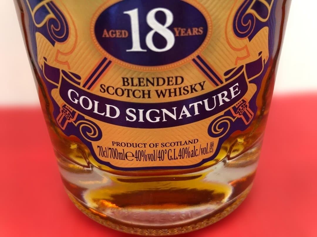 未開栓 CHIVAS REGAL 18年 ゴールド シグネチャー 700ml