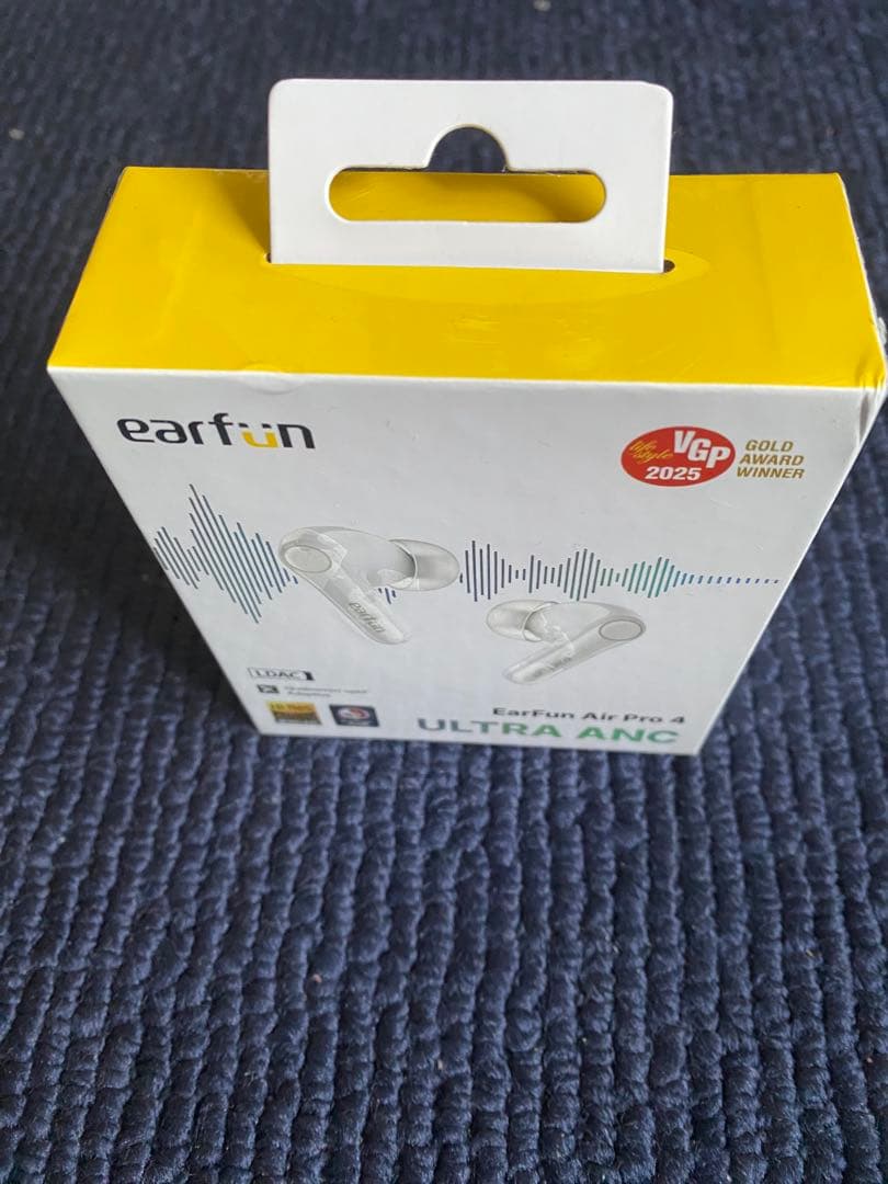EarFun Air Pro 4 ワイヤレスイヤホン ホワイト 充電ケース付き