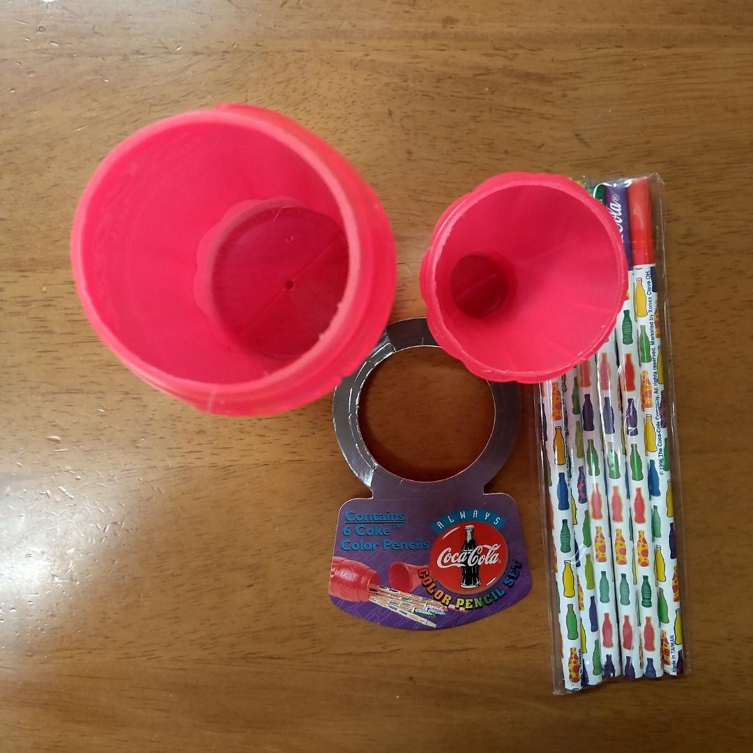 コカ・コーラ　色鉛筆　ピンク　ペンケース