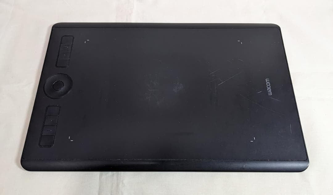 Wacom Intuos Pro M（PTH-660） 本体のみ　ペンなし
