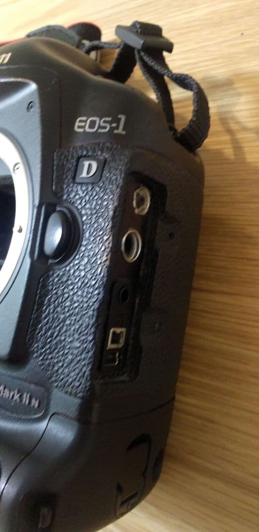 一眼レフCanon EOS-1D Mark II Nボディ　説明書とキャップ付き
