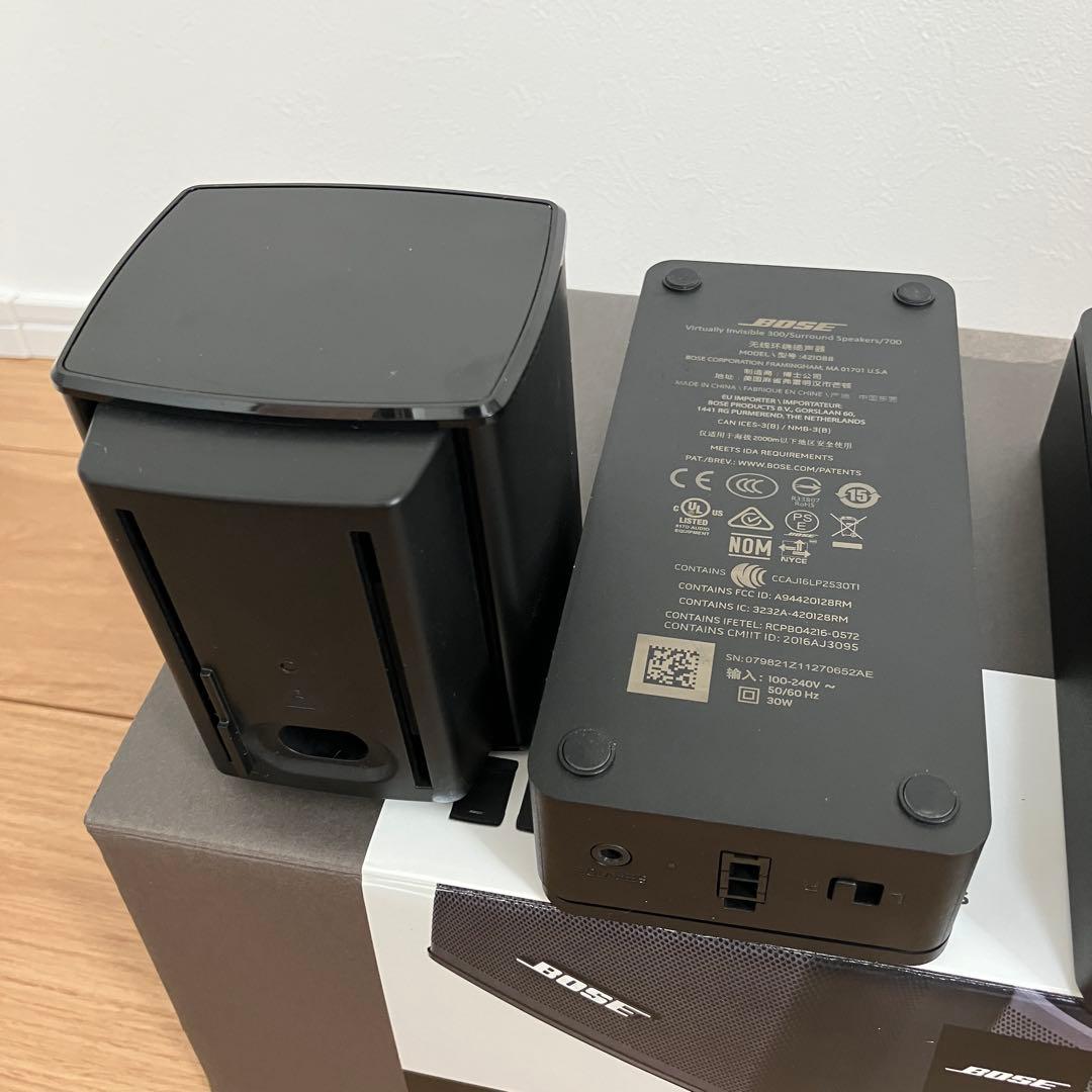 ポーズ Bose Virtually Invisible 300 スピーカー
