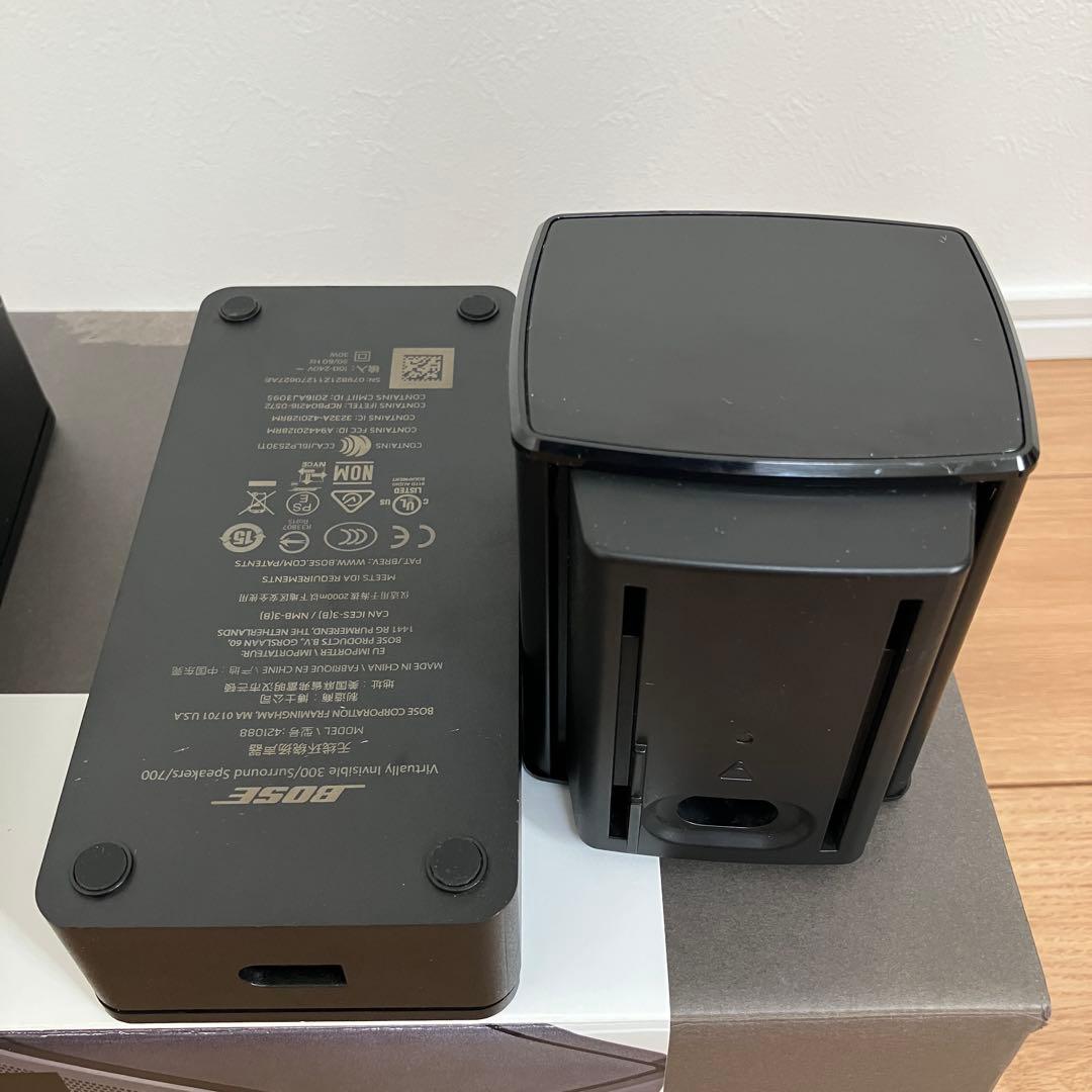 ポーズ Bose Virtually Invisible 300 スピーカー