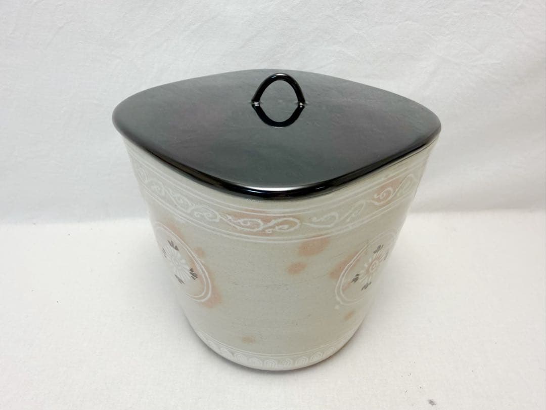 未使用 茶道具 青柳翠峯作 狂言袴 菱形水指 陶印 塗り蓋