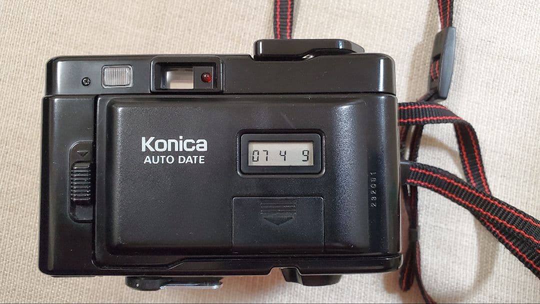 Konica EF3D カメラ、レンズフード、保護フィルター、ストラップセット
