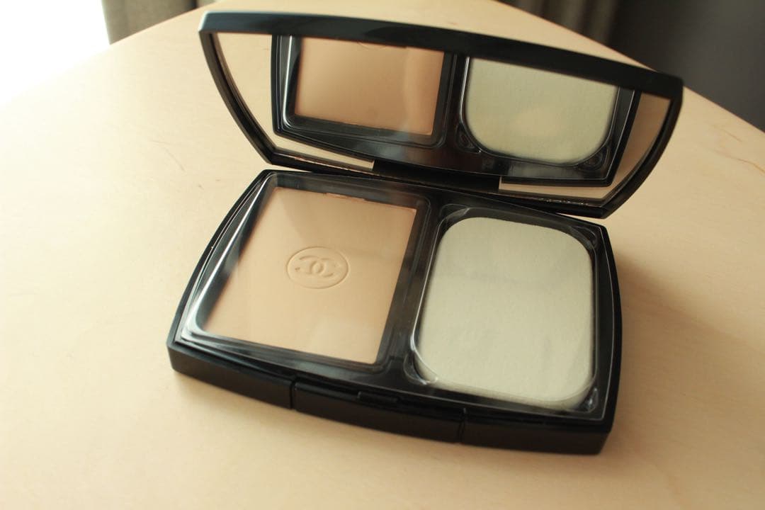 CHANEL パウダーファンデーション ウルトラルタンコンパクト
