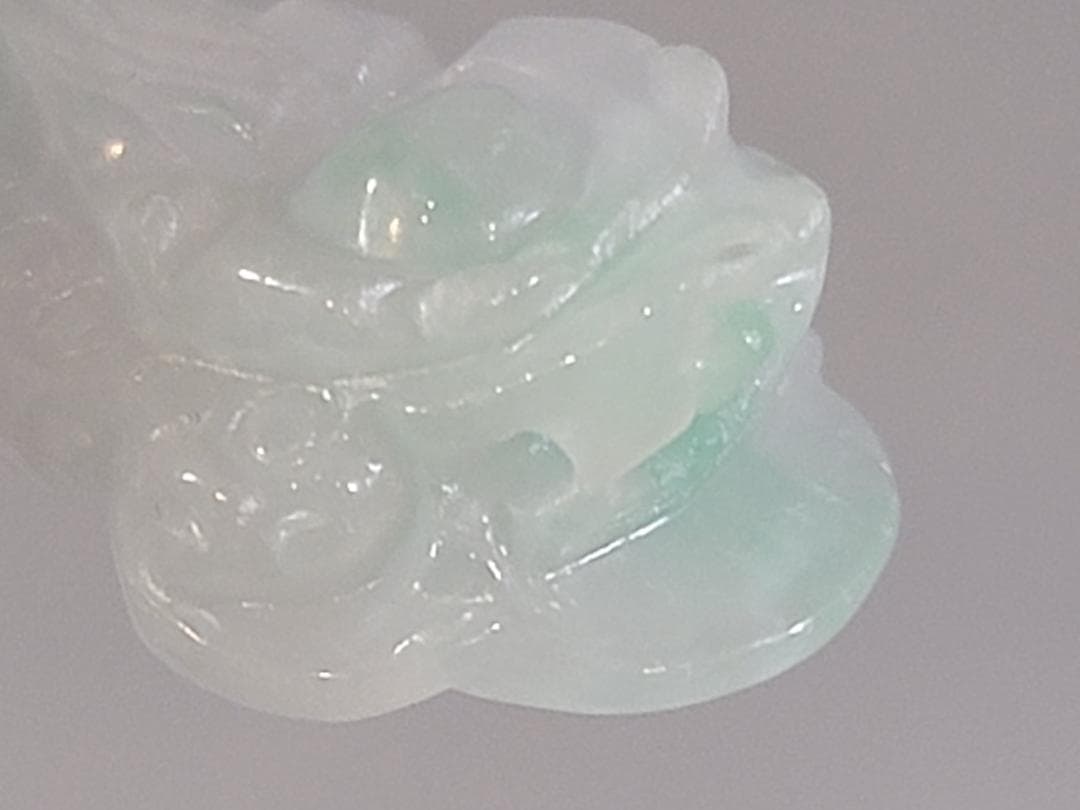 翡翠 獅子の彫刻 小型 装飾品