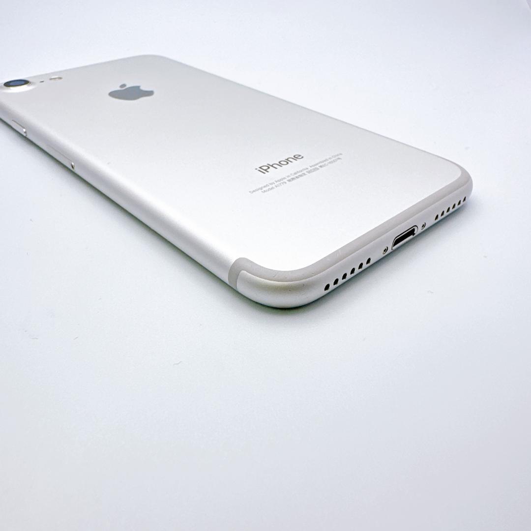 【美品】iPhone7 32GB SIMフリー A1779 シルバー