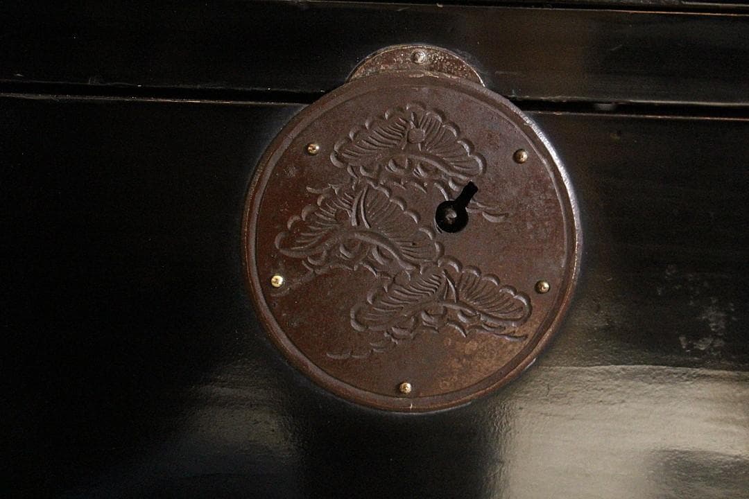 綺麗な丸金具庄内箪笥　3段　中桐　タンス　収納　古家具　古民家　時代家具