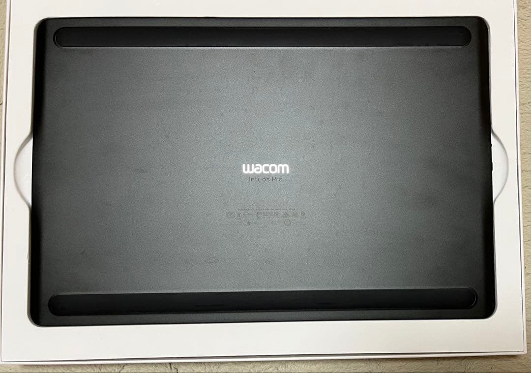 Wacom Intuos Pro Lサイズ プロフェッショナルペンタブレット