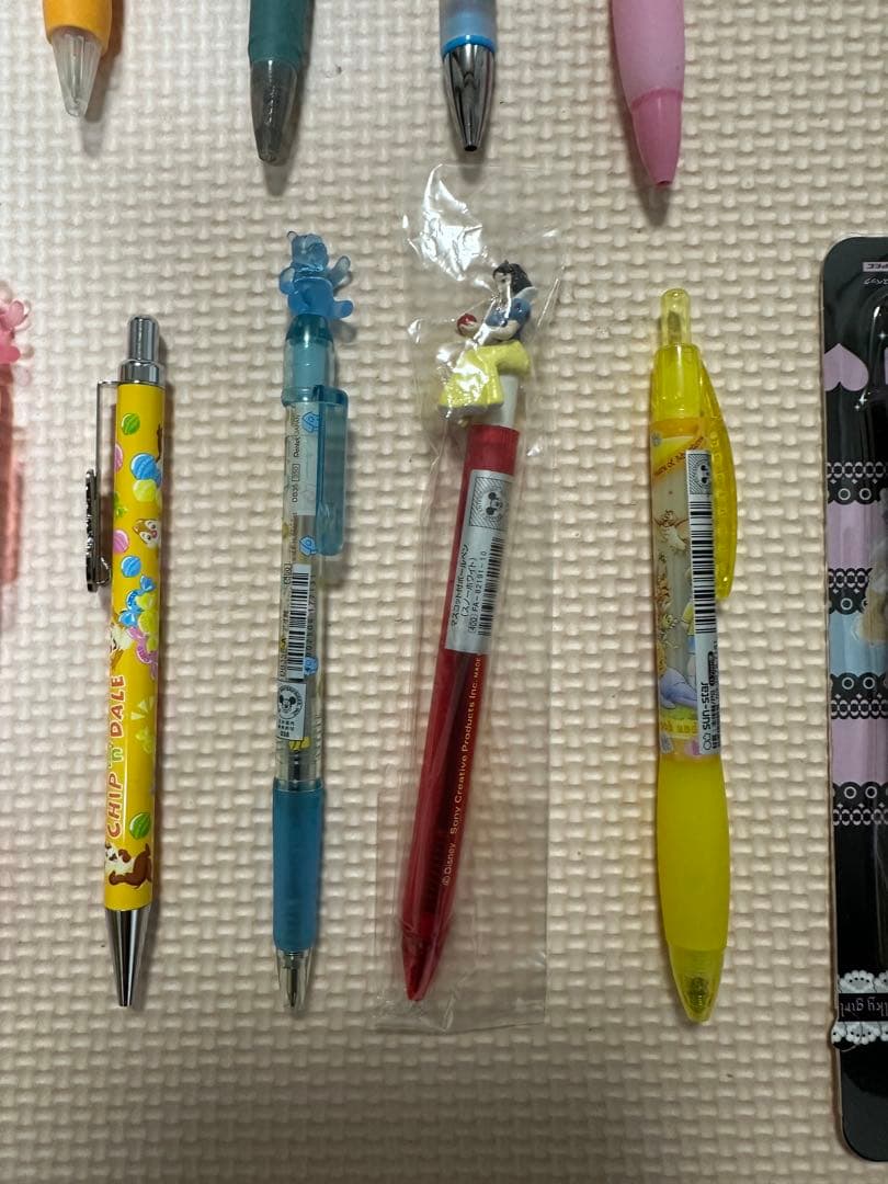 公*o様 キャラクター付きボールペンセット 30本以上 Z5