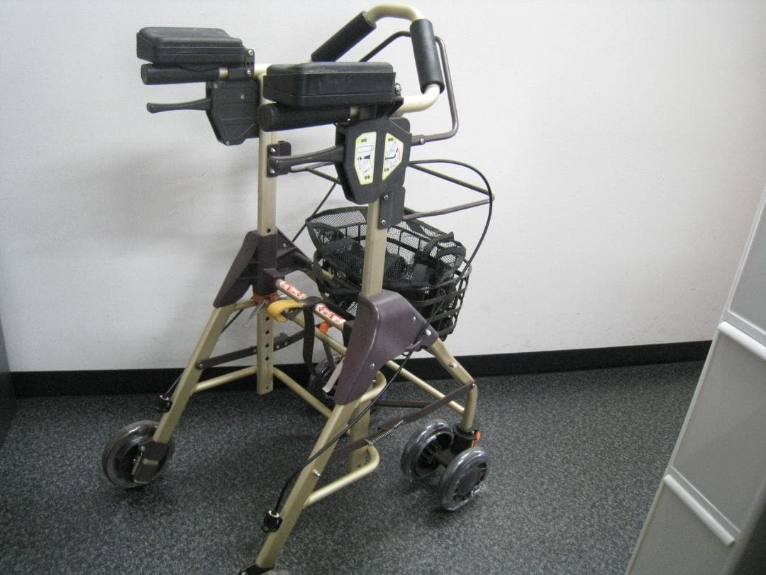 Tacaof テイコブリトルホームF WAW18 歩行車 幸和製作所　②