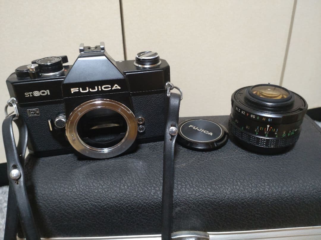 Fujica ST801 フィルム一眼レフカメラ、KING 三脚、ケースセット