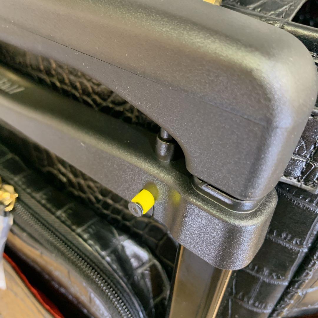【新品未使用】SWANY スワニー キャリー クロコ型押し 黒 ４輪 Lサイズ