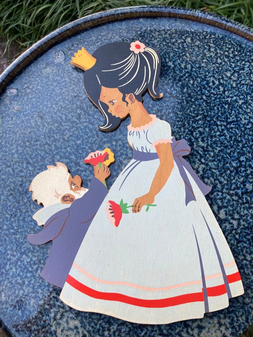 西ドイツ　ヴィンテージ　木製プリンセスアート 花のデザイン