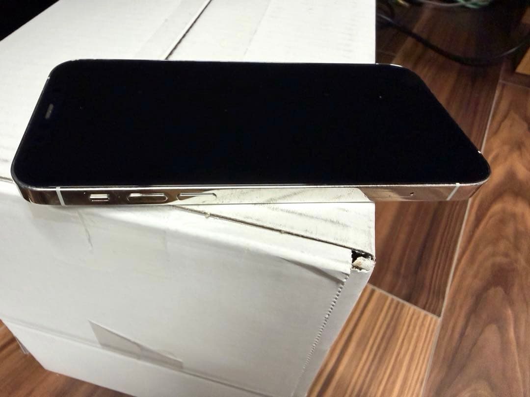 Apple iPhone 12 Pro シルバー 本体 512GB