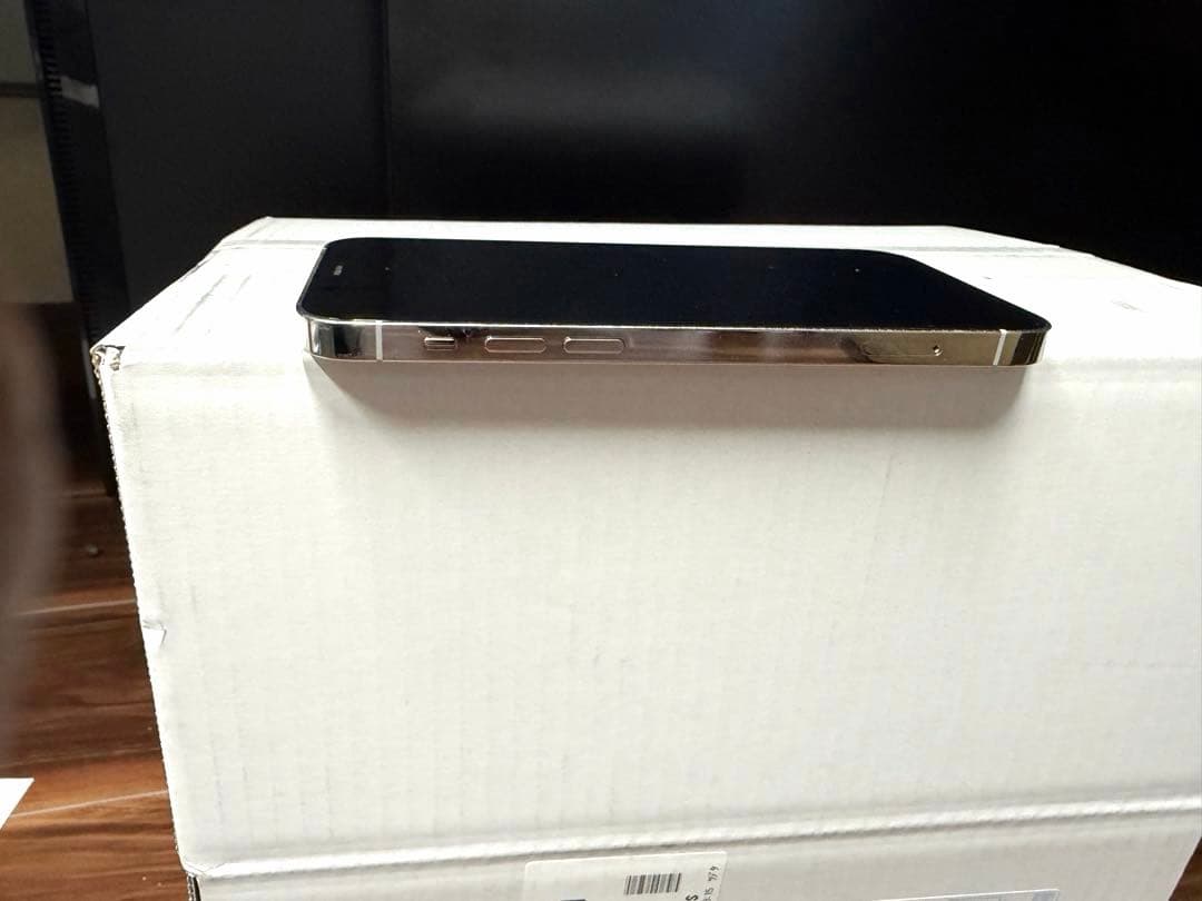 Apple iPhone 12 Pro シルバー 本体 512GB