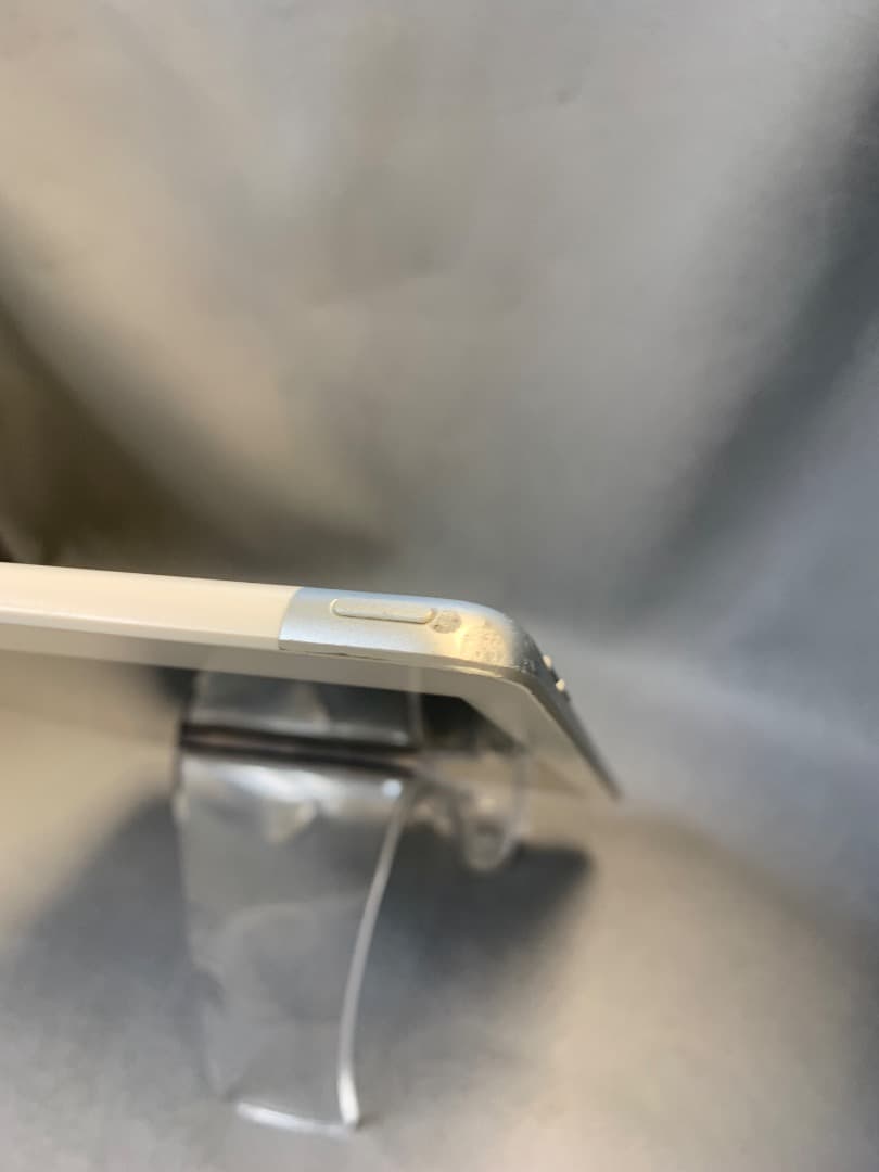 中古品 SIMフリー iPad　第6世代 32GB