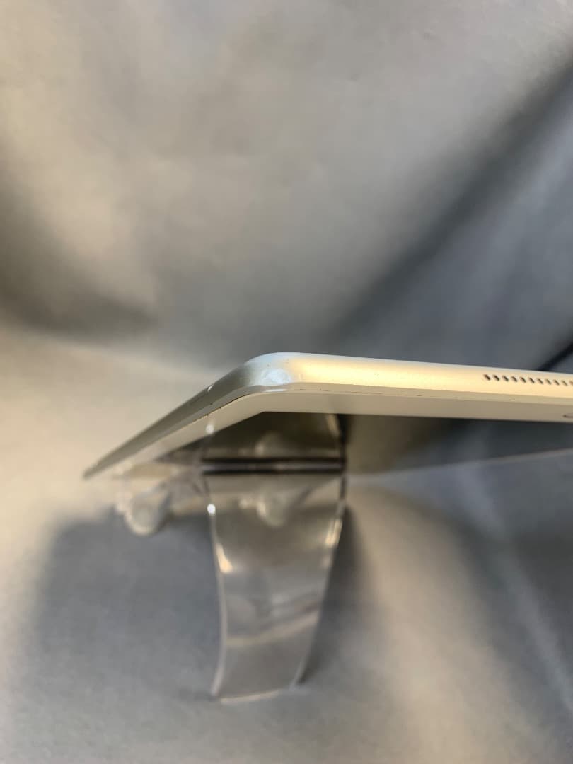 中古品 SIMフリー iPad　第6世代 32GB