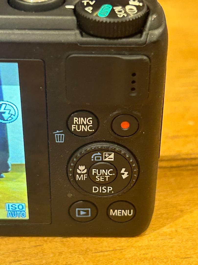 Canon S100 コンパクトデジタルカメラ　充電器付き