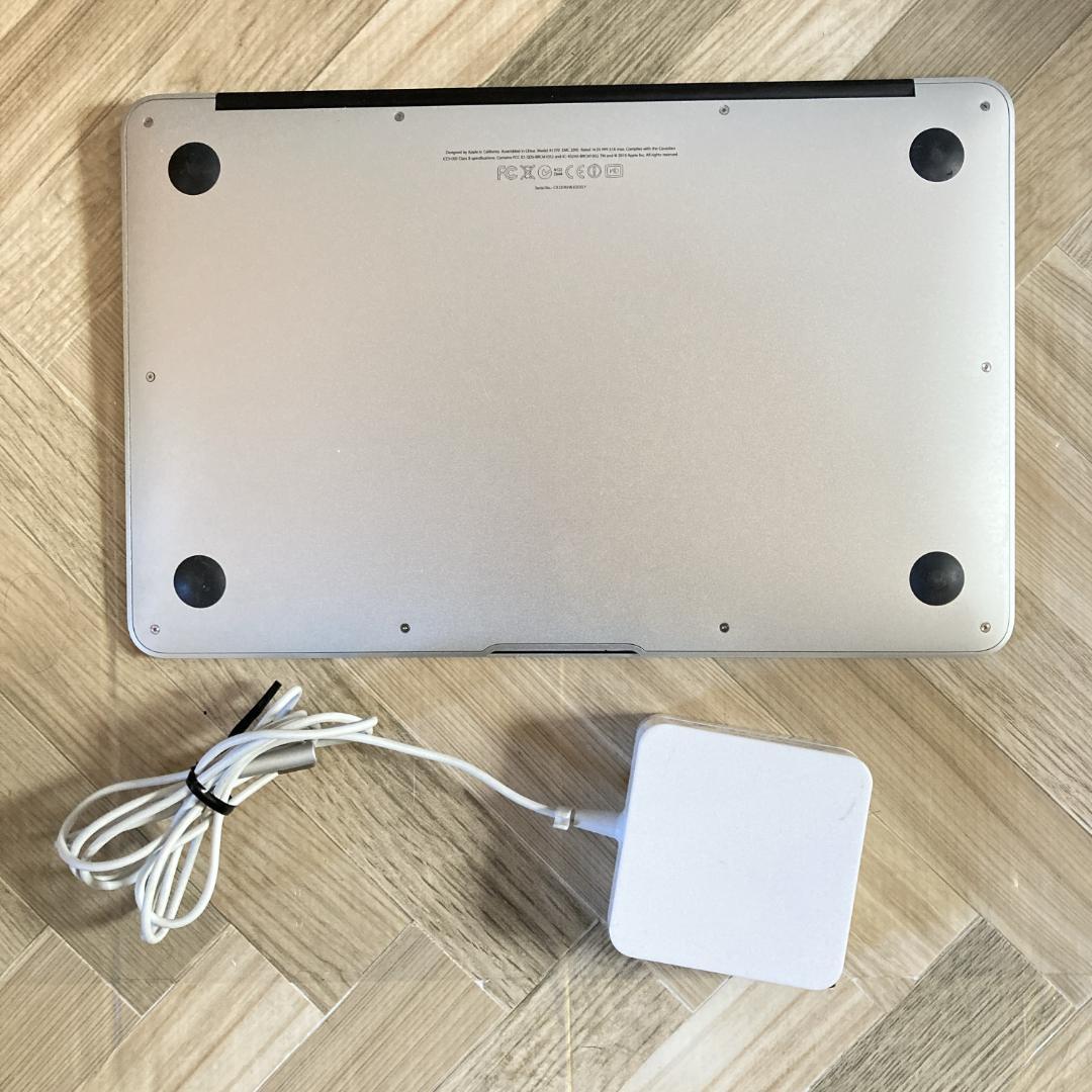 【Apple】MacBook air 2010 OS:Linux Q4OS