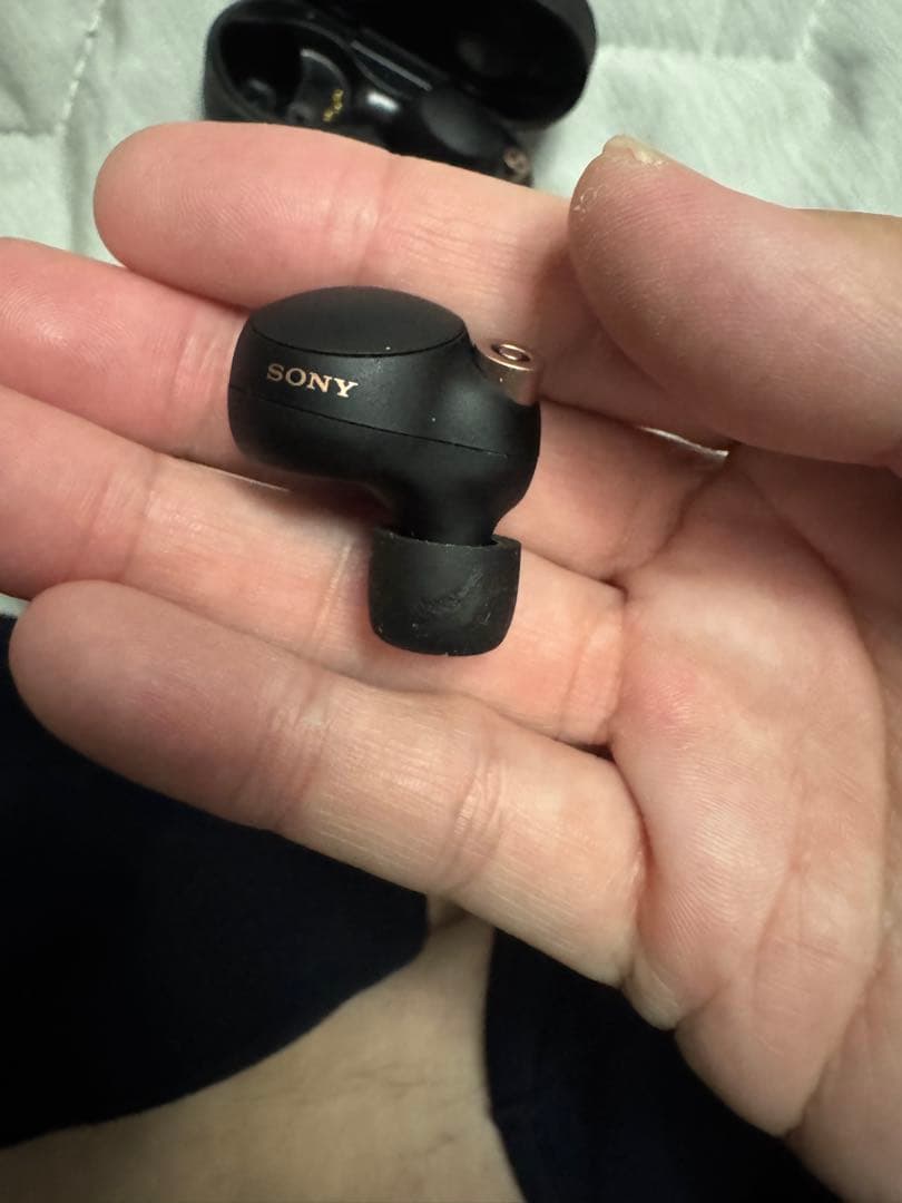 L*I様 SONY WF1000XM4 美品！大特価！ノイズキャンセリングイヤホ