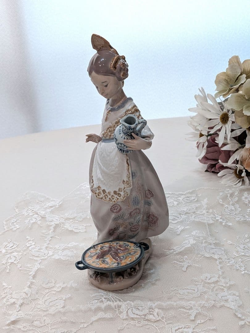 LLADRO　リヤドロ　はい召し上がれ　廃盤　希少　スペイン民族衣装