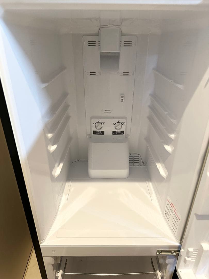 【送料・設置無料】三菱146L 冷蔵庫　MR-P15T-B