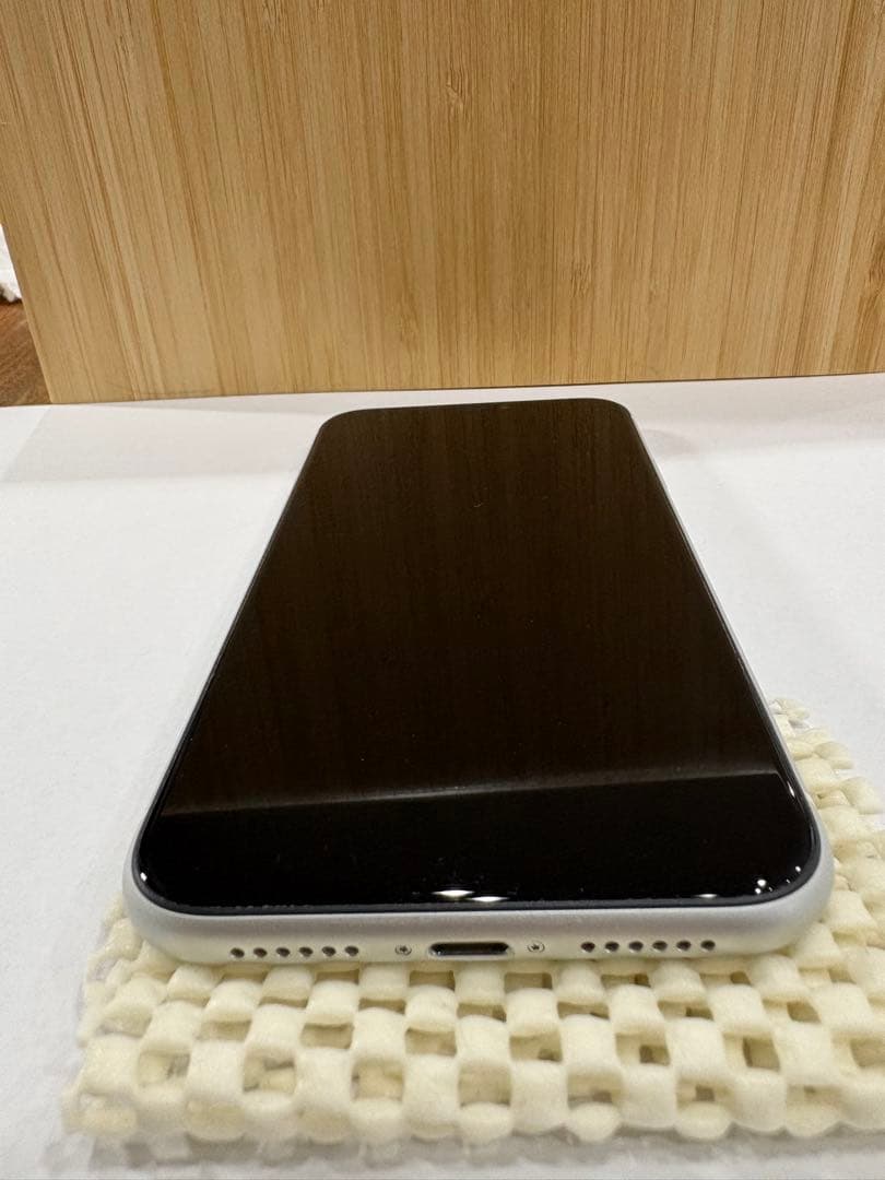 iPhone XR 128GB ホワイト SIMフリー 美品 バッテリー80%