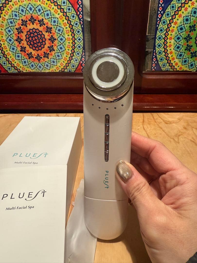 PLUES マルチフェイシャルスパ 美顔器