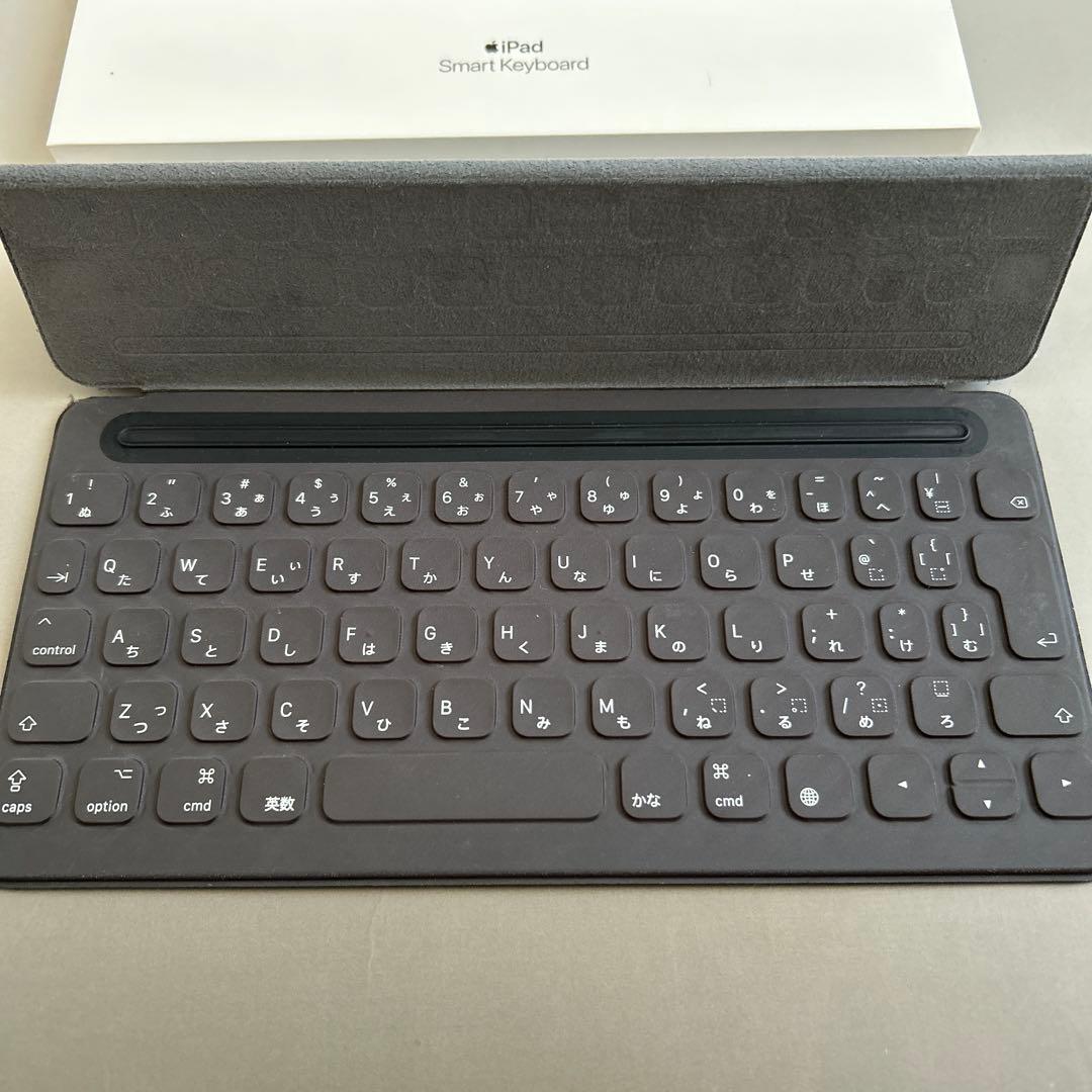 美品 Apple iPad Smart Keyboard 日本語配列　アップル